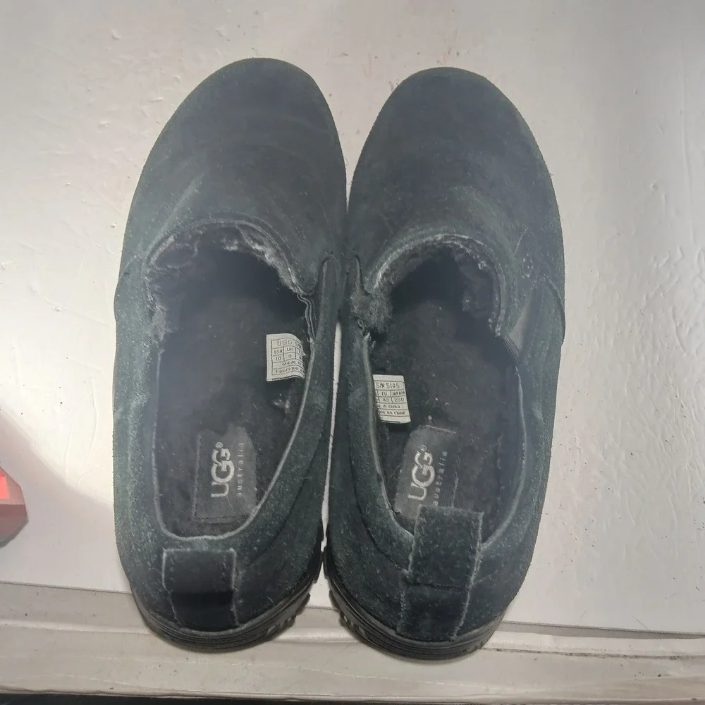 UGG Australia 5105 Slip On Shoes Mens 10 Black Suede Sheepskin Vibram Gorpcore